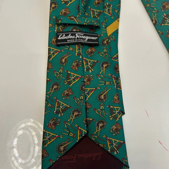 ! Salvatore Ferragamo Silk Tie green Italy Ready to Wear - Picture 3 of 5